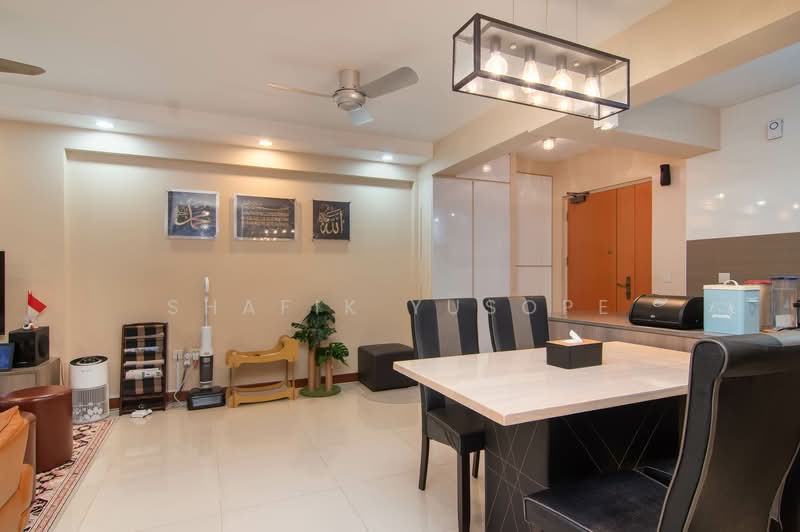 293B Compassvale Crescent, 293B Compassvale Crescent, 3 Bedrooms, 1,001 sqft, HDB Flat For Sale, by Shafik Yusope, 500151305 - Living Room - PropertyGuru.com.sg