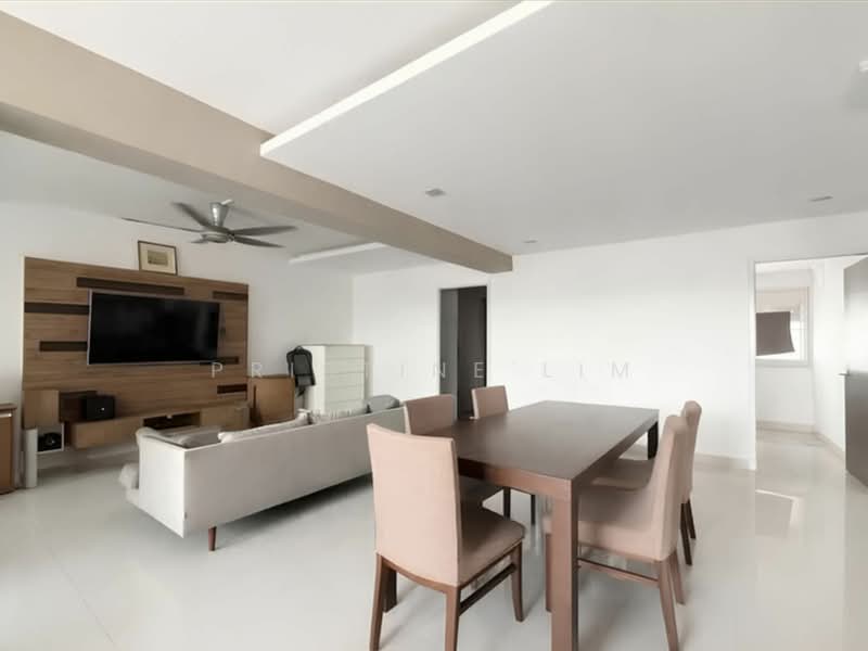 439 Hougang Avenue 8, 439 Hougang Avenue 8, 3 Bedrooms, 1,302 sqft, HDB Flat For Sale, by Pristine Lim, 500151308 - Living Room - PropertyGuru.com.sg