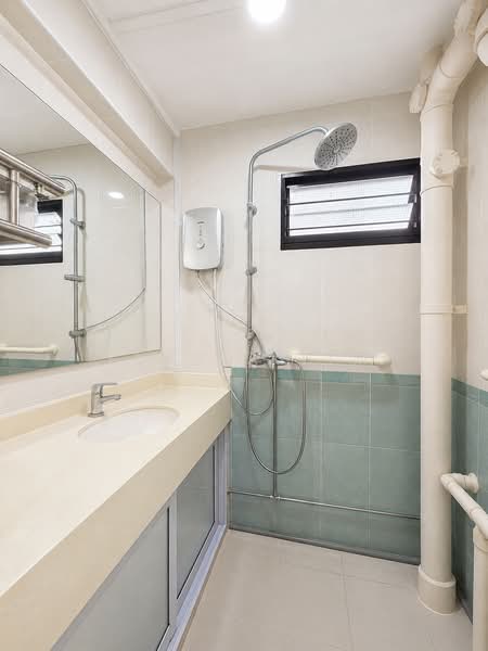 28 Telok Blangah Rise, 28 Telok Blangah Rise, 2 Bedrooms, 635 sqft, HDB Flat For Sale, by Elysia Lim, 500151313 - Bathroom - PropertyGuru.com.sg