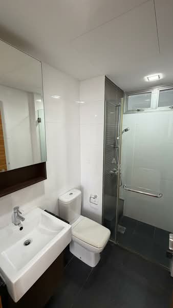 The Parc Condominium, 5 West Coast Walk, 3 Bedrooms, 1,216 sqft, Condominium For Rent, by Alyssa Koh L X, 500151319 - Bathroom - PropertyGuru.com.sg