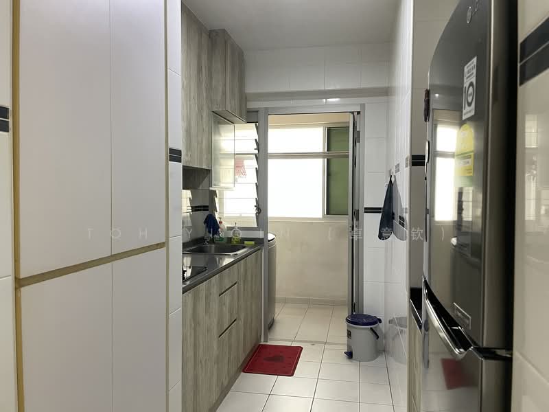 424B Yishun Avenue 11, 424B Yishun Avenue 11, 2 Bedrooms, 721 sqft, HDB Flat For Sale, by Toh YiQin (卓意钦), 500151320 - Kitchen - PropertyGuru.com.sg