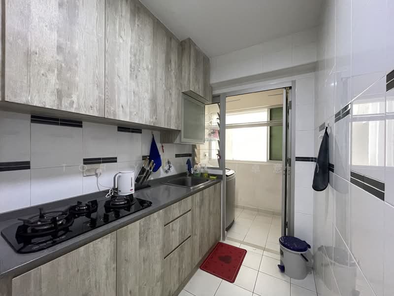 424B Yishun Avenue 11, 424B Yishun Avenue 11, 2 Bedrooms, 721 sqft, HDB Flat For Sale, by Toh YiQin (卓意钦), 500151320 - Kitchen - PropertyGuru.com.sg