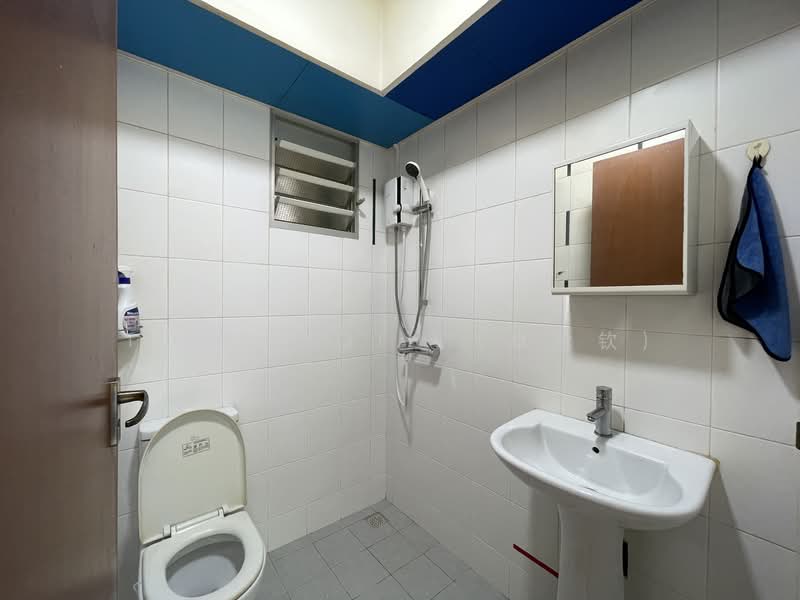 424B Yishun Avenue 11, 424B Yishun Avenue 11, 2 Bedrooms, 721 sqft, HDB Flat For Sale, by Toh YiQin (卓意钦), 500151320 - Bathroom - PropertyGuru.com.sg