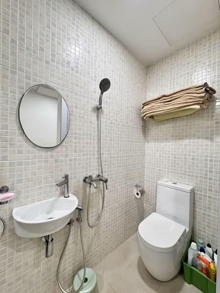 00 Lorong Paya Lebar, LORONG PAYA LEBAR, 4 Bedrooms, 1,800 sqft, Terraced House For Sale, by Zen Teo, 500151326 - Bathroom - PropertyGuru.com.sg