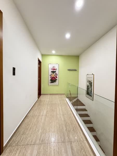 Lorong Paya Lebar, LORONG PAYA LEBAR, 4 Bedrooms, 1,800 sqft, Terraced House For Sale, by Zen Teo, 500151326 - Corridor - PropertyGuru.com.sg