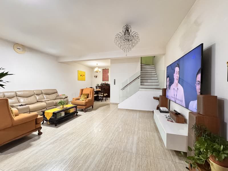Lorong Paya Lebar, LORONG PAYA LEBAR, 4 Bedrooms, 1,800 sqft, Terraced House For Sale, by Zen Teo, 500151326 - Living Room - PropertyGuru.com.sg