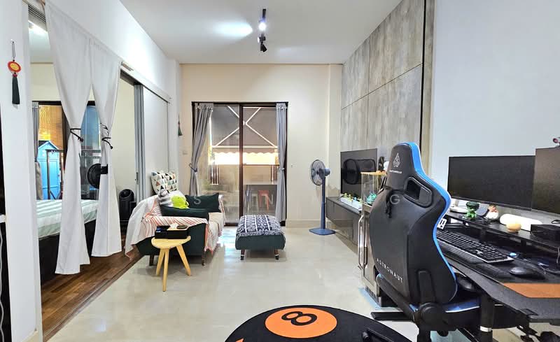 D'Banyan, 83 Jalan Sendudok, 1 Bedroom, 732 sqft, Apartment For Sale, by Justin Heng, 500151328 - Living Room - PropertyGuru.com.sg