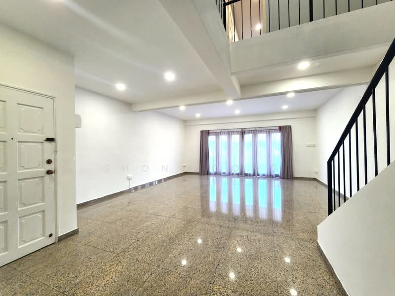 Beng Tong Mansion, , 4 Bedrooms, 1,765 sqft, Walk-up Apartment For Sale, by Shon Foong, 500151338 - Living Room - PropertyGuru.com.sg