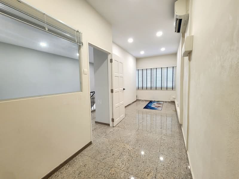 Beng Tong Mansion, , 4 Bedrooms, 1,765 sqft, Walk-up Apartment For Sale, by Shon Foong, 500151338 - Bedroom - PropertyGuru.com.sg