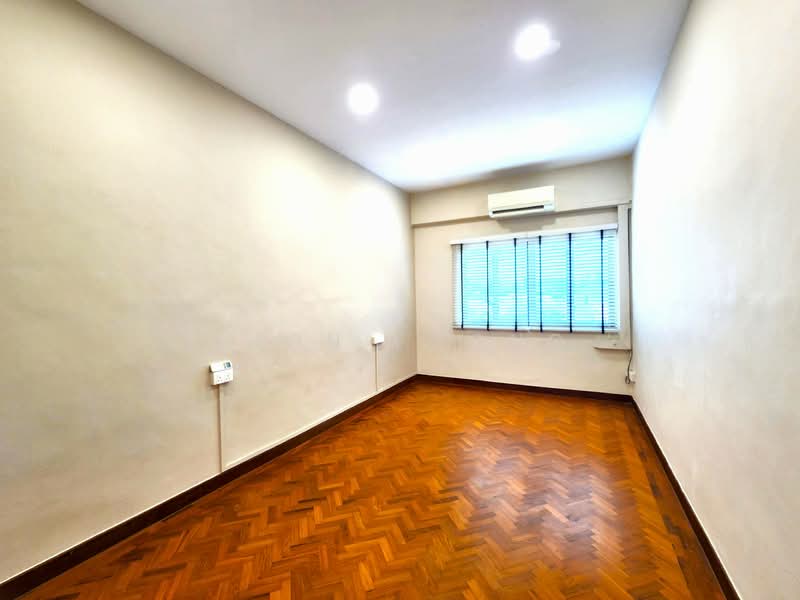 Beng Tong Mansion, , 4 Bedrooms, 1,765 sqft, Walk-up Apartment For Sale, by Shon Foong, 500151338 - Bedroom - PropertyGuru.com.sg