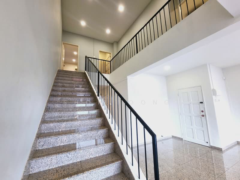 Beng Tong Mansion, , 4 Bedrooms, 1,765 sqft, Walk-up Apartment For Sale, by Shon Foong, 500151338 - Stairs - PropertyGuru.com.sg