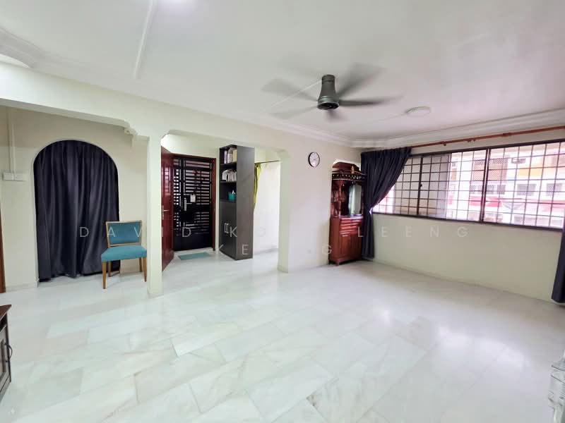 214 Bishan Street 23, 214 Bishan Street 23, 4 Bedrooms, 1,195 sqft, HDB Flat For Sale, by David Koay Leeng Keong, 500151339 - Living Room - PropertyGuru.com.sg