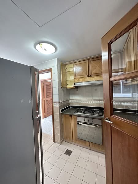 The Bayshore, 22 Bayshore Road, 3 Bedrooms, 1,238 sqft, Condominium For Sale, by Perline Chua, 500151350 - Kitchen - PropertyGuru.com.sg