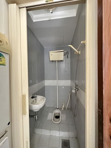 The Bayshore, 22 Bayshore Road, 3 Bedrooms, 1,238 sqft, Condominium For Sale, by Perline Chua, 500151350 - Bathroom - PropertyGuru.com.sg