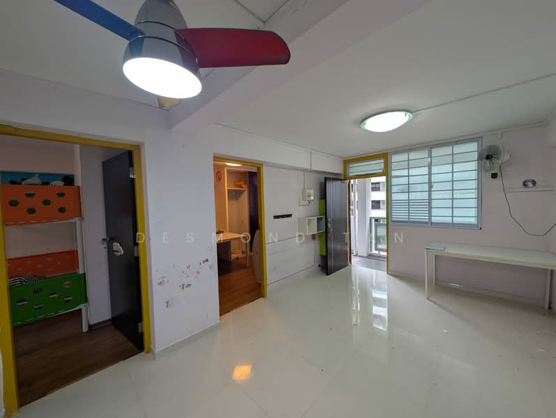 12 Taman Ho Swee, 12 Taman Ho Swee, 2 Bedrooms, 580 sqft, HDB Flat For Sale, by Desmond Tan, 500151364 - Living Room - PropertyGuru.com.sg