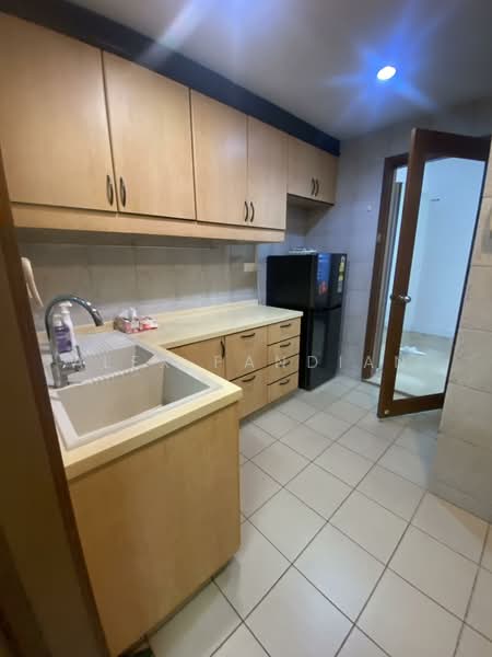 Regent Heights, 52 Bukit Batok East Avenue 5, 2 Bedrooms, 1,023 sqft, Condominium For Rent, by Alex Pandian, 500151377 - Kitchen - PropertyGuru.com.sg