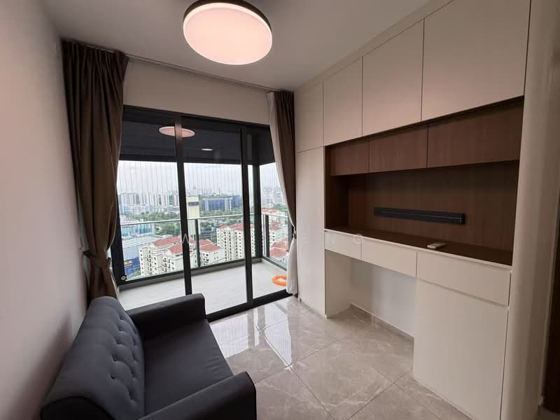 Stirling Residences, 21 Stirling Road, 2 Bedrooms, 678 sqft, Condominium For Sale, by WEI DENG, 500151378 - Balcony - PropertyGuru.com.sg