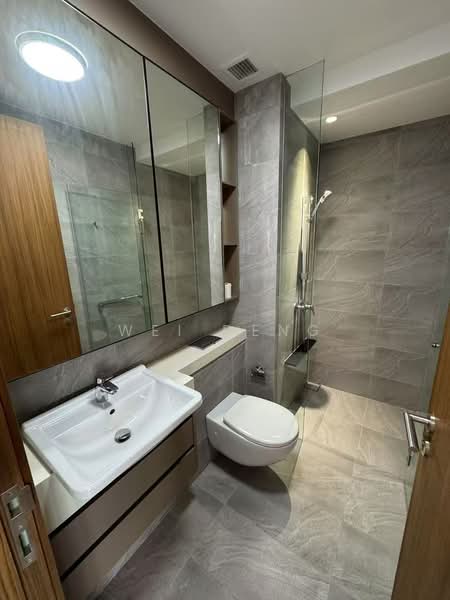 Stirling Residences, 21 Stirling Road, 2 Bedrooms, 678 sqft, Condominium For Sale, by WEI DENG, 500151378 - Bathroom - PropertyGuru.com.sg