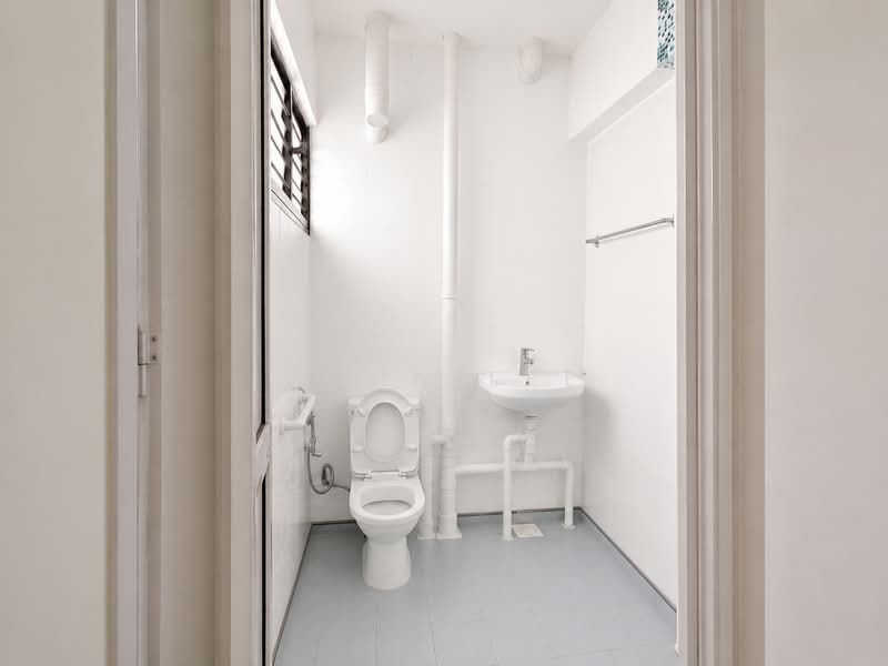 109 Bukit Purmei Road, 109 Bukit Purmei Road, 2 Bedrooms, 797 sqft, HDB Flat For Sale, by John Lee, 500151379 - Bathroom - PropertyGuru.com.sg