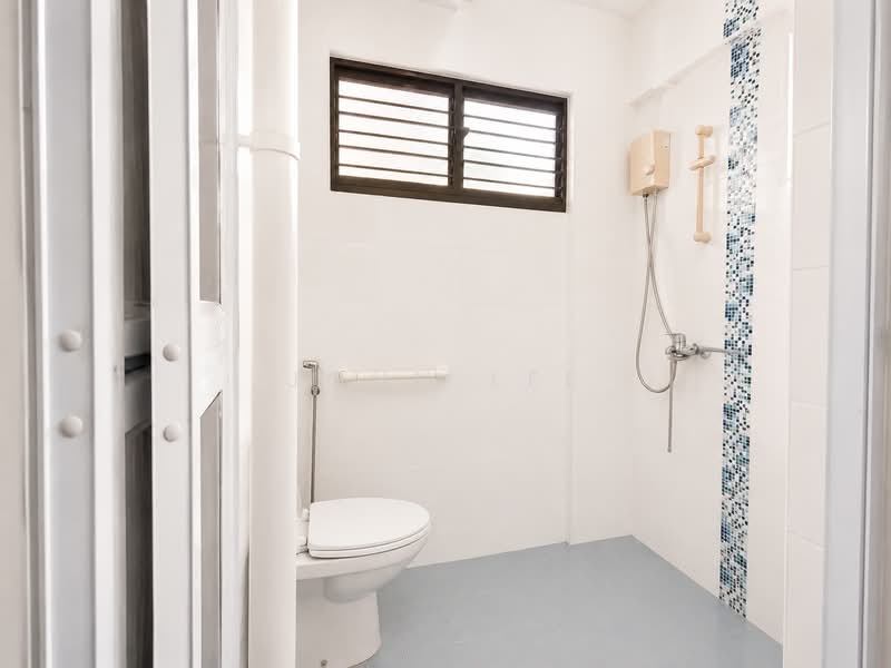 109 Bukit Purmei Road, 109 Bukit Purmei Road, 2 Bedrooms, 797 sqft, HDB Flat For Sale, by John Lee, 500151379 - Bathroom - PropertyGuru.com.sg