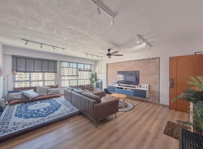 437A Bukit Batok West Avenue 5, 437A Bukit Batok West Avenue 5, 3 Bedrooms, 1,216 sqft, HDB Flat For Sale, by Amanda Goh, 500151385 - Living Room - PropertyGuru.com.sg