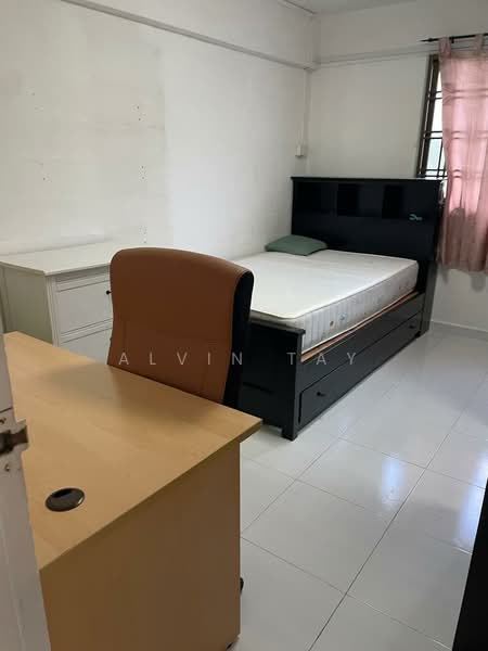 333 Clementi Avenue 2, 333 Clementi Avenue 2, 4 Bedrooms, 990 sqft, HDB Flat For Rent, by Alvin Tay, 500151401 - Bedroom - PropertyGuru.com.sg