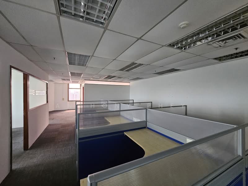 Peninsula Plaza, 111 North Bridge Road, 1,486 sqft, Office For Rent, by Anthony Phey, 500151403 - Interior - CommercialGuru.com.sg