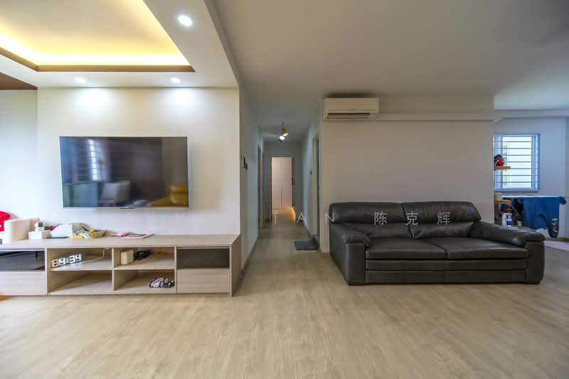 272A Jurong West Street 24, 272A Jurong West Street 24, 3 Bedrooms, 1,206 sqft, HDB Flat For Sale, by Kelvin Tan 陈克辉, 500151410 - Living Room - PropertyGuru.com.sg