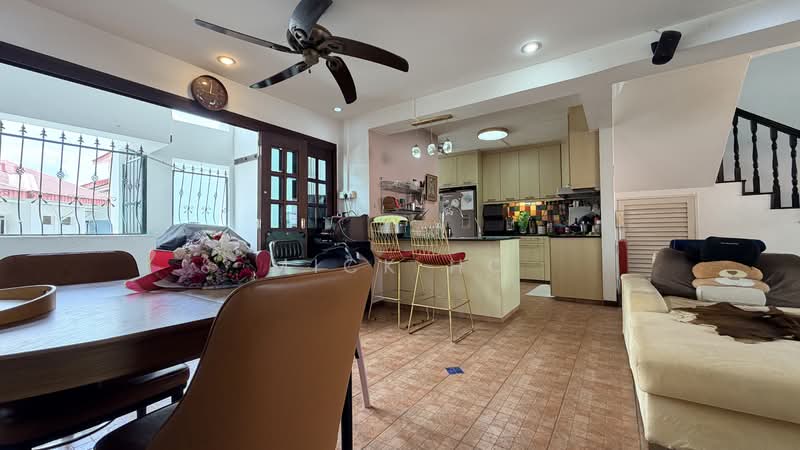 254 Pasir Ris Street 21, 254 Pasir Ris Street 21, 4 Bedrooms, 1,722 sqft, HDB Flat For Sale, by Mick Ho, 500151415 - Dining Room - PropertyGuru.com.sg
