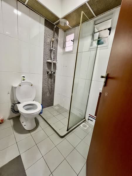 256D Sumang Walk, 256D Sumang Walk, 3 Bedrooms, 1,001 sqft, HDB Flat For Sale, by GANESHKUMAR K, 500151437 - Bathroom - PropertyGuru.com.sg