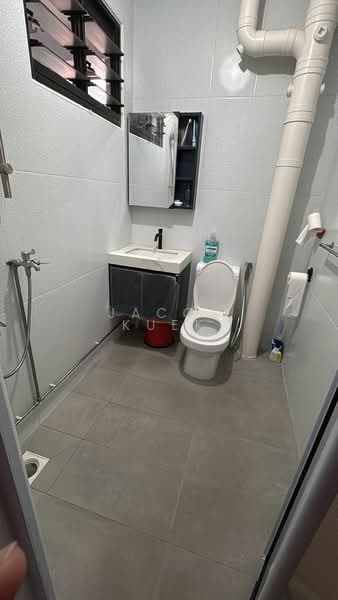 694 Jurong West Central 1, 694 Jurong West Central 1, Room Rental, 100 sqft, HDB Flat For Rent, by Jacob Kuek, 500151446 - Bathroom - PropertyGuru.com.sg