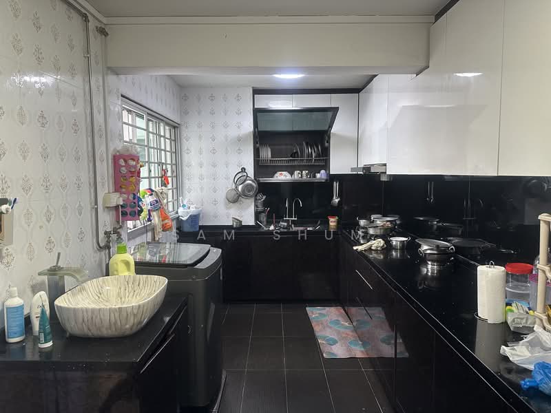 529 Jurong West Street 52, 529 Jurong West Street 52, 3 Bedrooms, 1,270 sqft, HDB Flat For Sale, by Sam Shum, 500151448 - Kitchen - PropertyGuru.com.sg