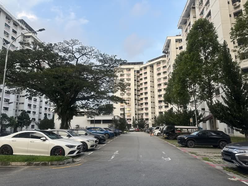 529 Jurong West Street 52, 529 Jurong West Street 52, 3 Bedrooms, 1,270 sqft, HDB Flat For Sale, by Sam Shum, 500151448 - Exterior - PropertyGuru.com.sg