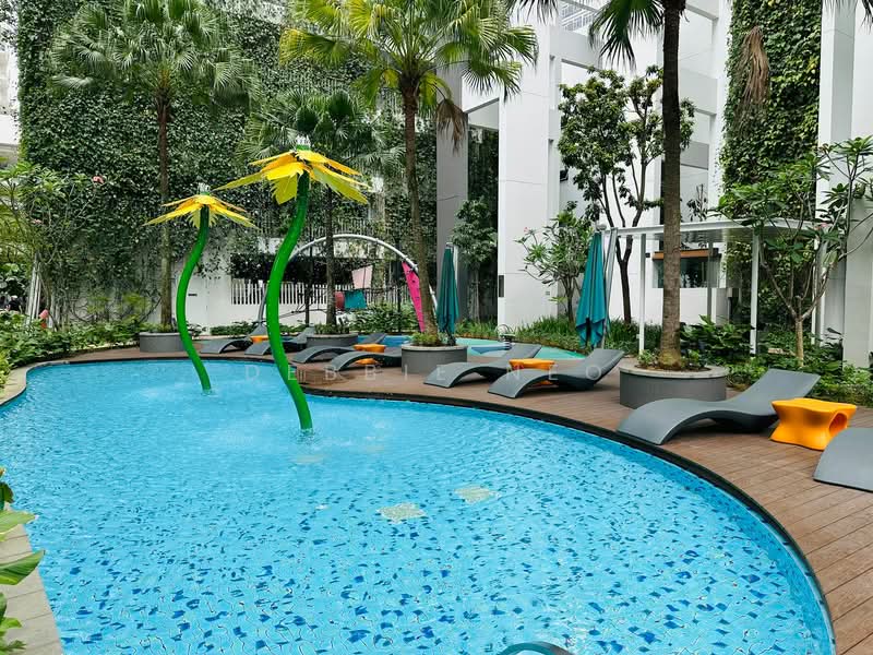 Vista Residences, 26 Jalan Datoh, Room Rental, 100 sqft, Condominium For Rent, by Debbie Neo, 500151452 - Pool - PropertyGuru.com.sg