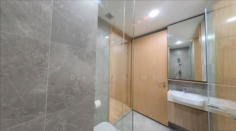 Twin VEW, 91 West Coast Vale, 1 Bedroom, 570 sqft, Condominium For Rent, by Daniel Ho, 500151459 - Bathroom - PropertyGuru.com.sg