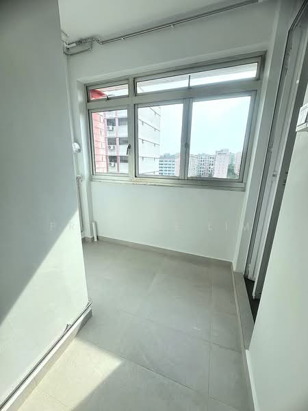 435 Hougang Avenue 8, 435 Hougang Avenue 8, 3 Bedrooms, 1,130 sqft, HDB Flat For Rent, by Pristine Lim, 500151461 - Balcony - PropertyGuru.com.sg