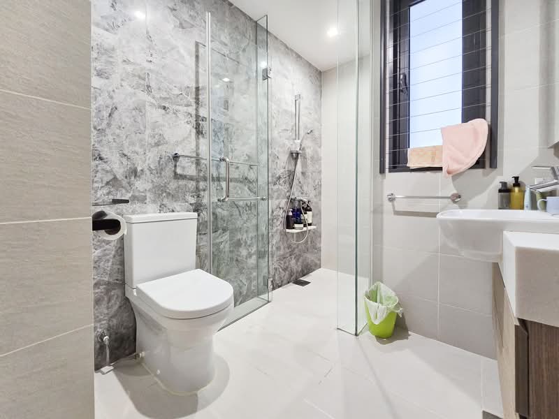 The Lakefront Residences, 48 Lakeside Drive, 3 Bedrooms, 1,216 sqft, Condominium For Sale, by Zhi Wei Tan, 500151465 - Bathroom - PropertyGuru.com.sg