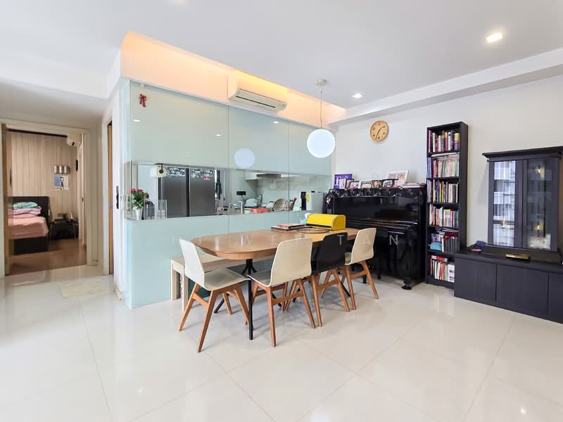 The Lakefront Residences, 48 Lakeside Drive, 3 Bedrooms, 1,216 sqft, Condominium For Sale, by Zhi Wei Tan, 500151465 - Dining Room - PropertyGuru.com.sg