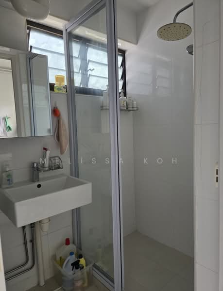 236 Bukit Batok East Avenue 5, 236 Bukit Batok East Avenue 5, Room Rental, 250 sqft, HDB Flat For Rent, by Melissa Koh, 500151467 - Bathroom - PropertyGuru.com.sg