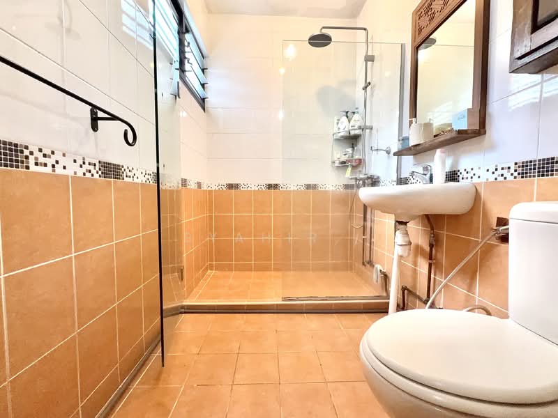 912 Tampines Street 91, 912 Tampines Street 91, 3 Bedrooms, 1,431 sqft, HDB Flat For Sale, by Syahir ., 500151468 - Bathroom - PropertyGuru.com.sg
