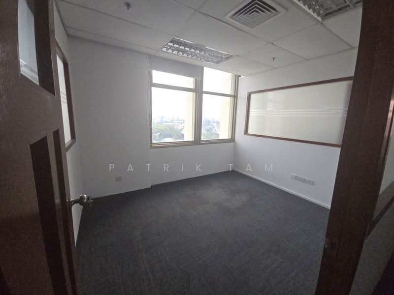Peninsula Plaza, 111 North Bridge Road, 1,486 sqft, Office For Rent, by Patrik Tam, 500151471 - CommercialGuru.com.sg