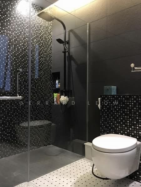 Venezio, 488 Upper East Coast Road, 3 Bedrooms, 1,367 sqft, Apartment For Rent, by Gerrard Leow, 500151477 - Bathroom - PropertyGuru.com.sg