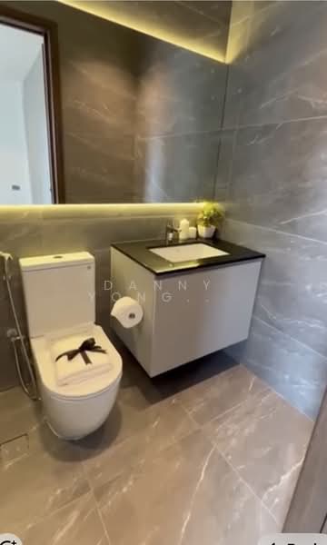 Masonry, , 5 Bedrooms, 4,384 sqft, Terraced House For Sale, by Danny Yong Kai Woon, 500151480 - Bathroom - PropertyGuru.com.sg