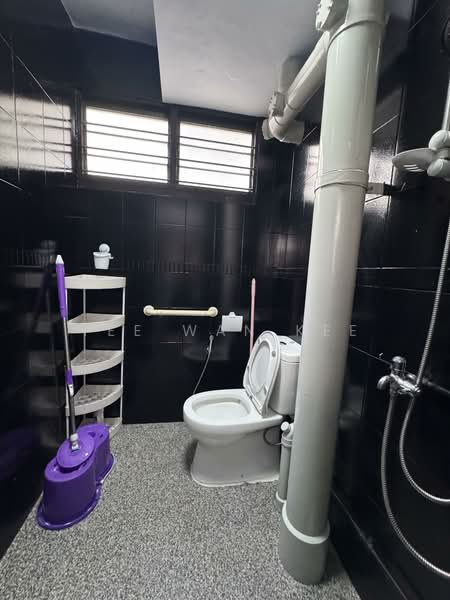715 Clementi West Street 2, 715 Clementi West Street 2, Room Rental, 118 sqft, HDB Flat For Rent, by Tee Wan Kee, 500151484 - Bathroom - PropertyGuru.com.sg