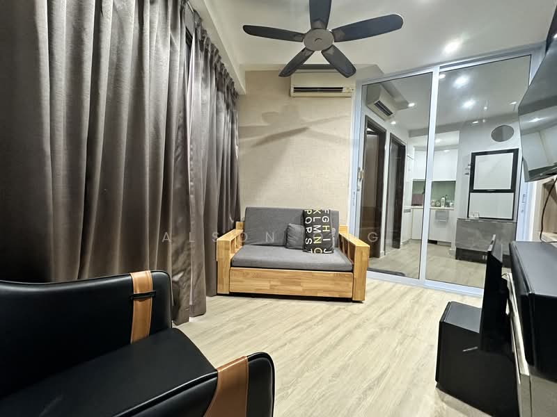 Smart Suites, 302 Sims Avenue, 1 Bedroom, 560 sqft, Condominium For Rent, by Alson Ong, 500151490 - Living Room - PropertyGuru.com.sg
