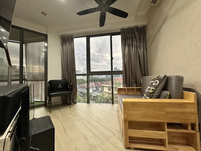 Smart Suites, 302 Sims Avenue, 1 Bedroom, 560 sqft, Condominium For Rent, by Alson Ong, 500151490 - Living Room - PropertyGuru.com.sg