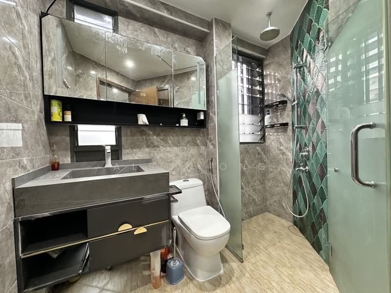 Smart Suites, 302 Sims Avenue, 1 Bedroom, 560 sqft, Condominium For Rent, by Alson Ong, 500151490 - Bathroom - PropertyGuru.com.sg