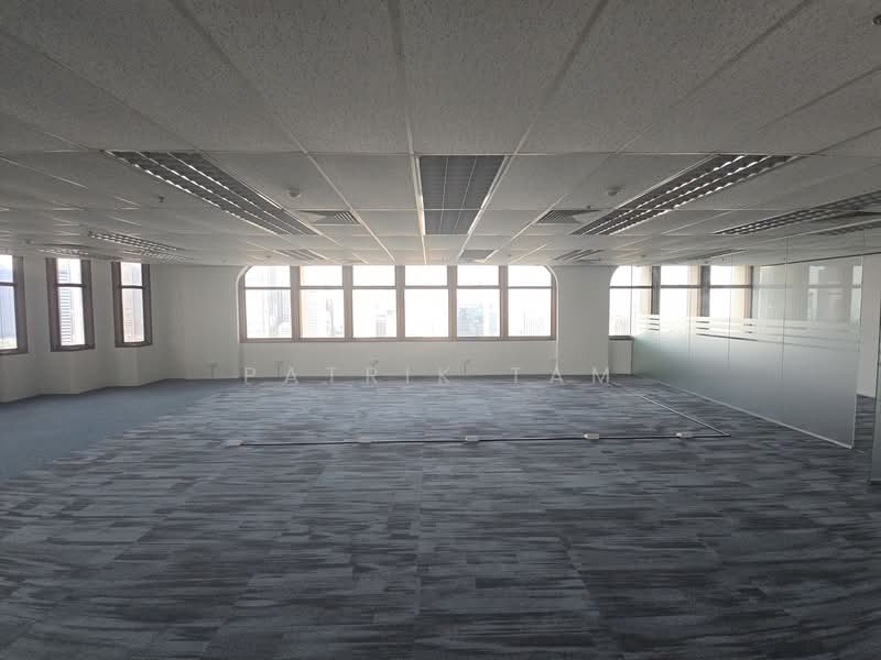 Peninsula Plaza, 111 North Bridge Road, 1,732 sqft, Office For Rent, by Patrik Tam, 500151493 - Interior - CommercialGuru.com.sg
