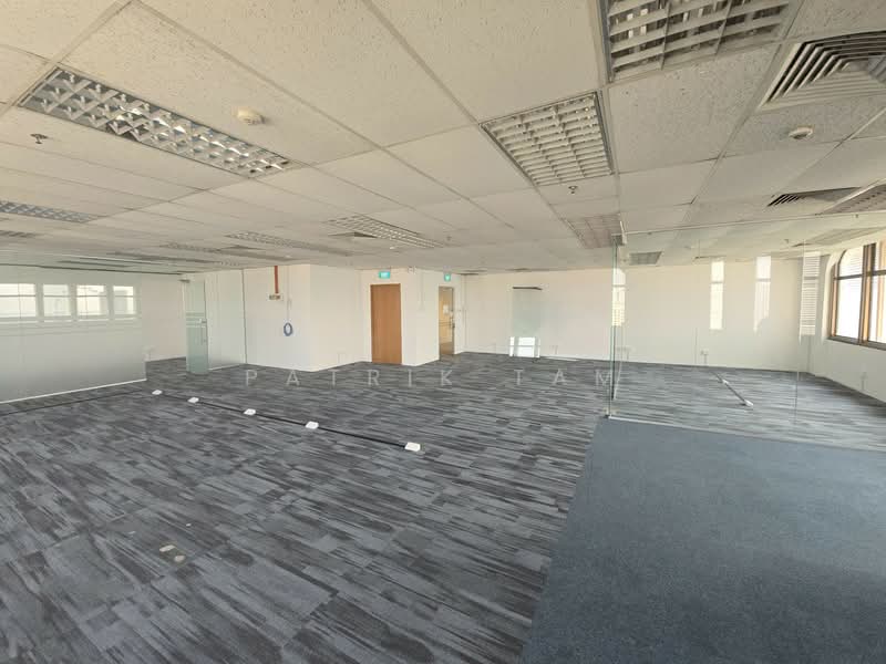 Peninsula Plaza, 111 North Bridge Road, 1,732 sqft, Office For Rent, by Patrik Tam, 500151493 - Interior - CommercialGuru.com.sg
