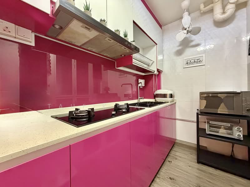 621A Tampines Street 61, 621A Tampines Street 61, 2 Bedrooms, 742 sqft, HDB Flat For Sale, by Taufik Batisah, 500151496 - Kitchen - PropertyGuru.com.sg